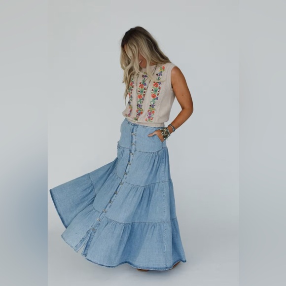 Three Bird Nest Country Mart Tiered Maxi Skirt Denim Size L Boho - Picture 3 of 12